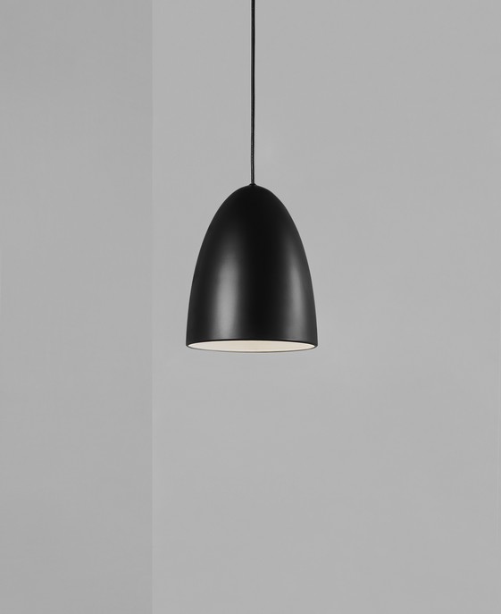 Nordlux Nexus je vzrušující série svítidel ztělesňující severský design. Elegantní lampa s retro detaily.