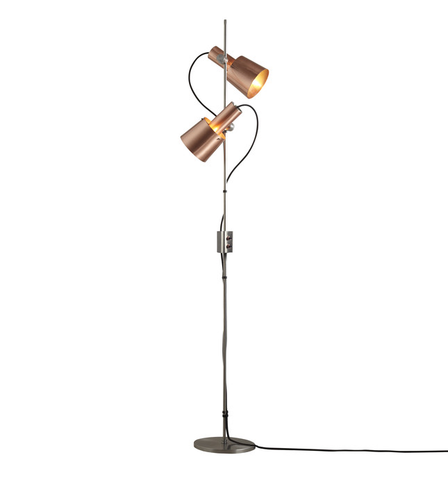 Stylová stojací lampa Chester od Original BTC. Čisté linie, ideální osvětlení pracovního zákoutí (měď, nerezová ocel)