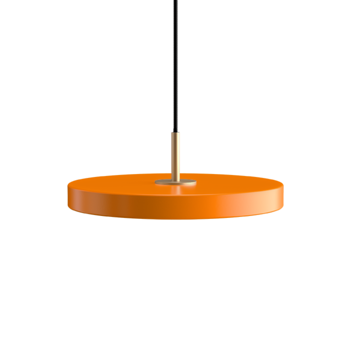 Jednoduchá a originální závěsná lampa UMAGE Asteria ve tvaru disku. Kovové stínidlo, LED žárovka. Sedm barev.  (oranžová)