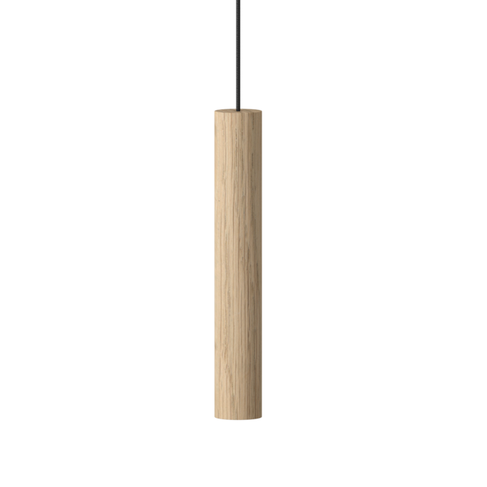 Závěsná lampa UMAGE Chimes. Kombinace světlého nebo tmavého dřeva, černé s černým textilním kabelem (dub)